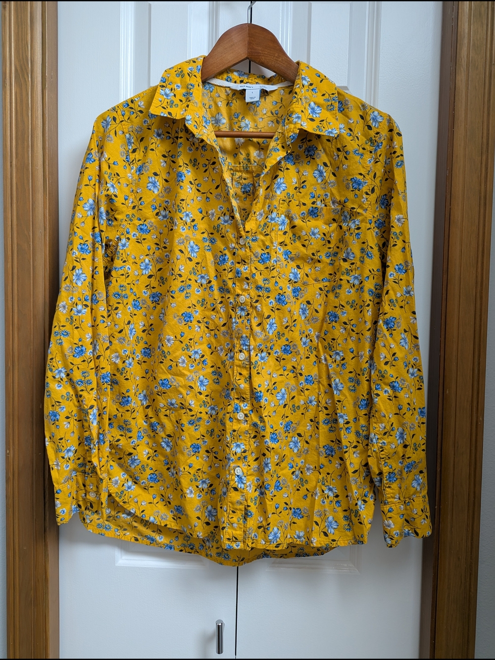 Old Navy Yellow Floral Button-Down Shirt with Blue Flowers Large